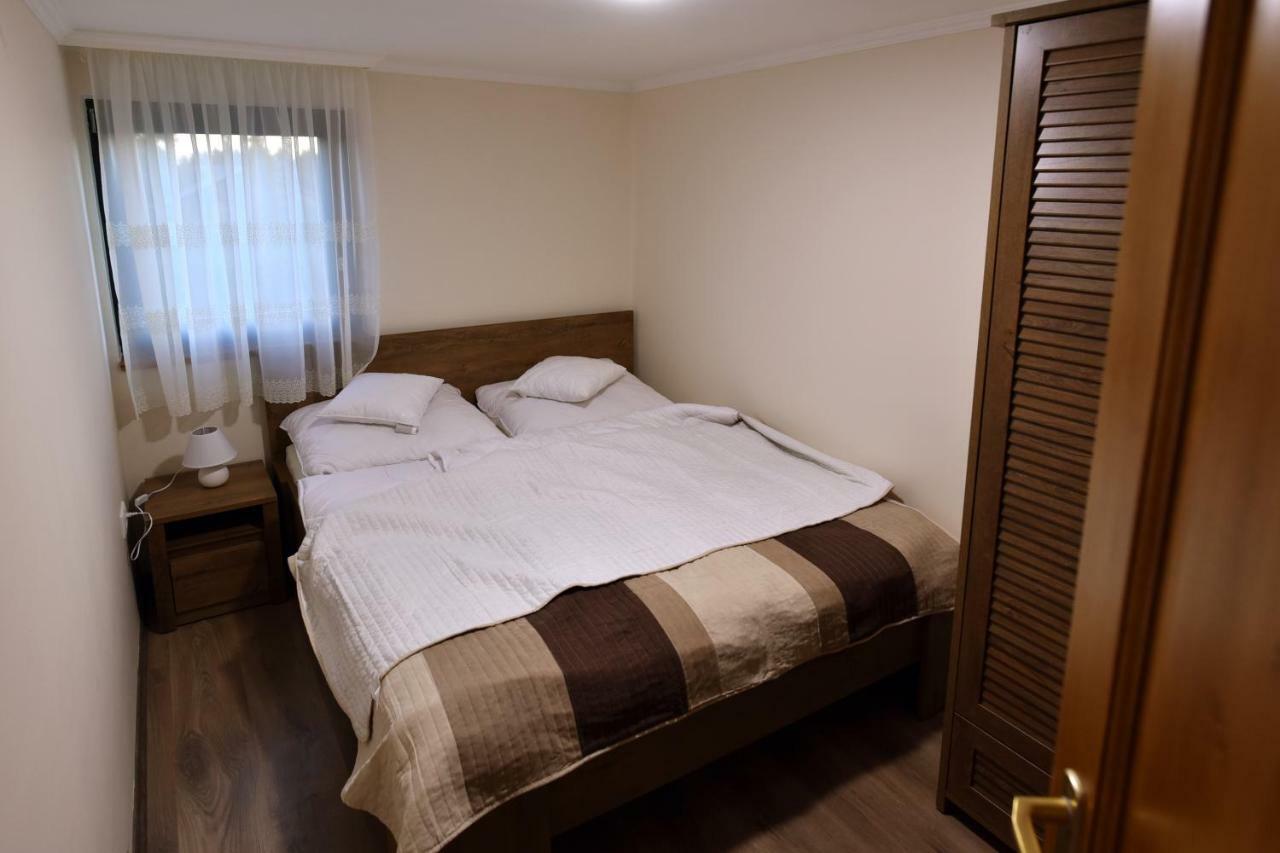 Siraly Apartman Hajdúnánás Buitenkant foto