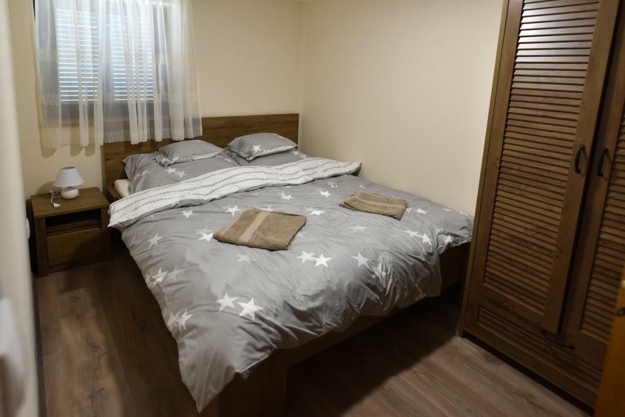 Siraly Apartman Hajdúnánás Buitenkant foto