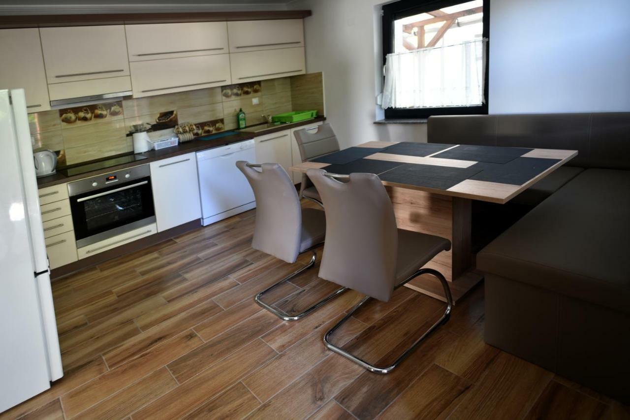 Siraly Apartman Hajdúnánás Buitenkant foto