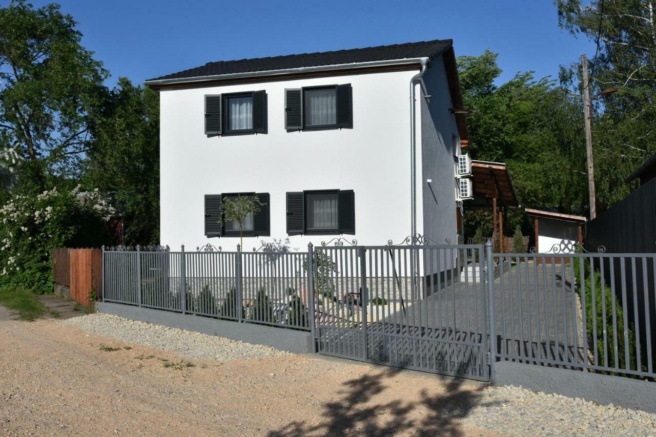 Siraly Apartman Hajdúnánás Buitenkant foto