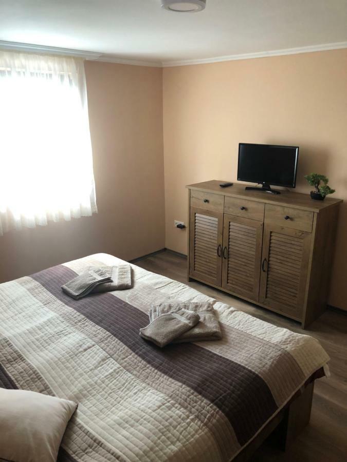 Siraly Apartman Hajdúnánás Buitenkant foto